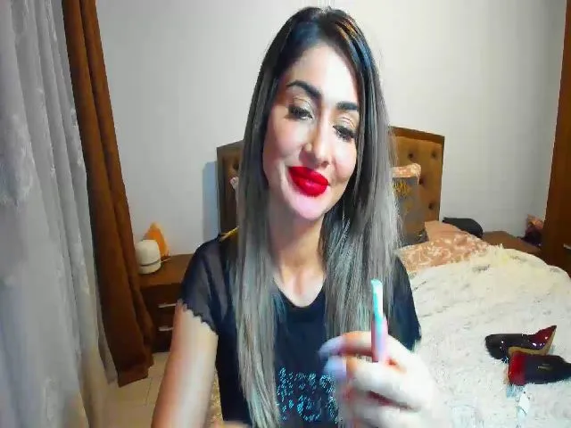Live sex webcam photo for SugarLADDYY #272592635
