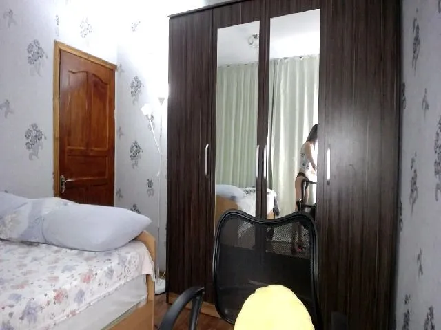 Live sex webcam photo for SugarrLips_ #274068326
