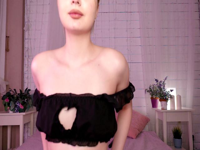 Live sex webcam photo for Sugary_Kitty #272645237