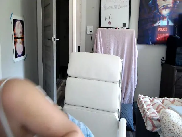Live sex webcam photo for SultrySnow #274416411
