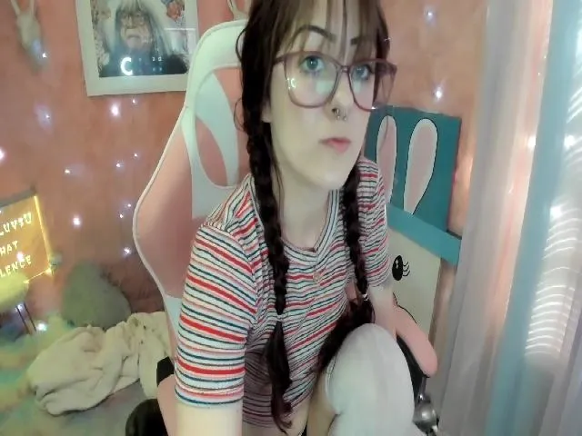 Live sex webcam photo for SumBunniLuvsU #272820491