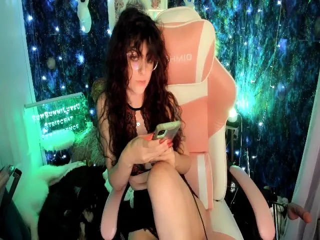 Live sex webcam photo for SumBunniLuvsU #273899076