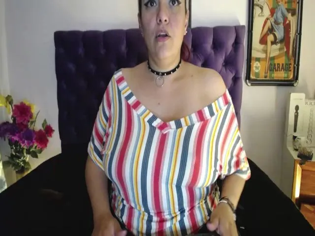 Live sex webcam photo for Summynov #272115882