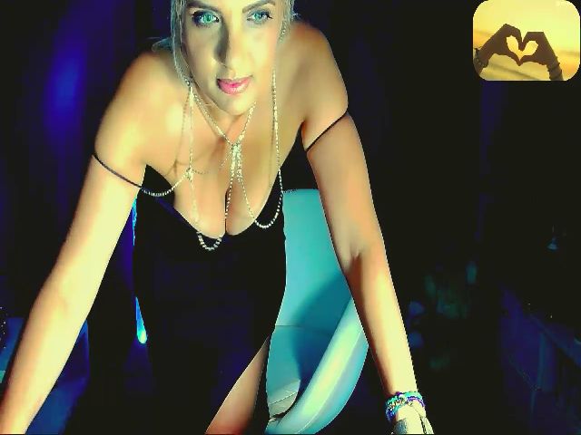 Live sex webcam photo for Sunnywilld #274151850