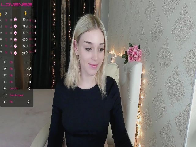 Live sex webcam photo for SunnyyyLana #273097662