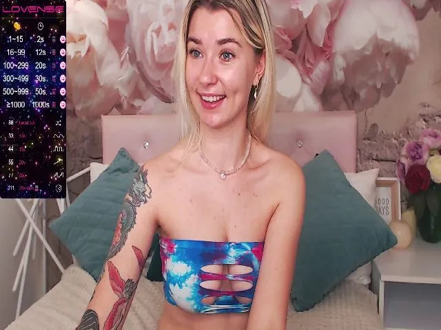 Live sex webcam photo for SusanBrooke #274270347