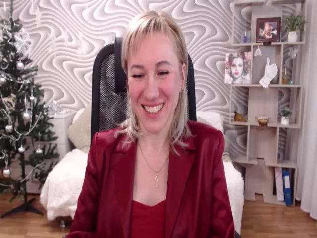 Live sex webcam photo for SvenIsolde #271867745