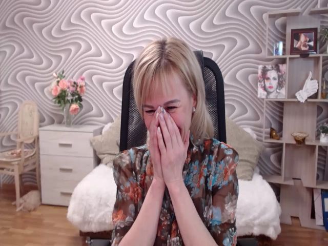 Live sex webcam photo for SvenIsolde #272043781