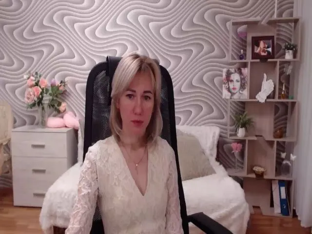 Live sex webcam photo for SvenIsolde #272568256