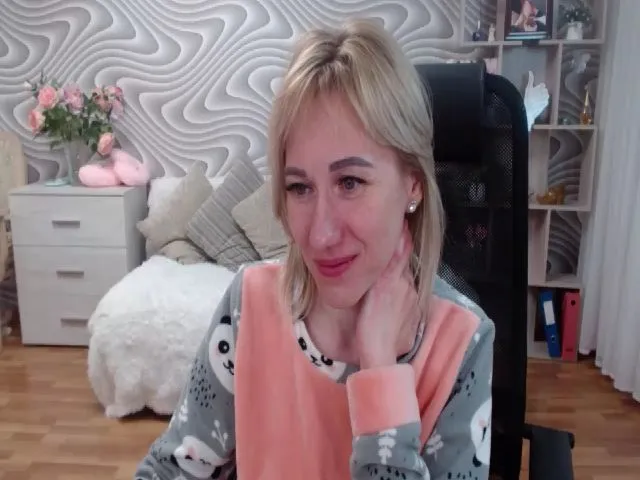 Live sex webcam photo for SvenIsolde #273331956