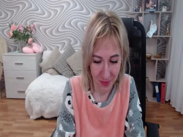 Live sex webcam photo for SvenIsolde #273332032