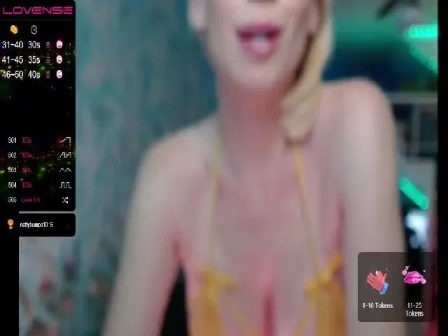 Live sex webcam photo for SvetlanaSnow #272214878