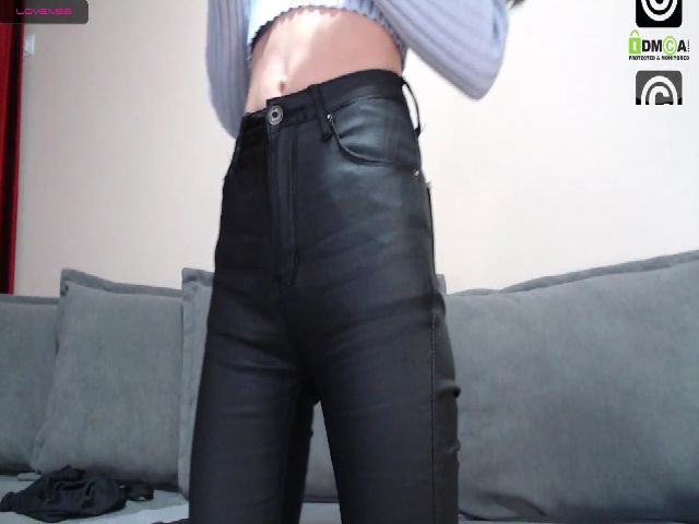 Live sex webcam photo for SweetAdelaine #271735741