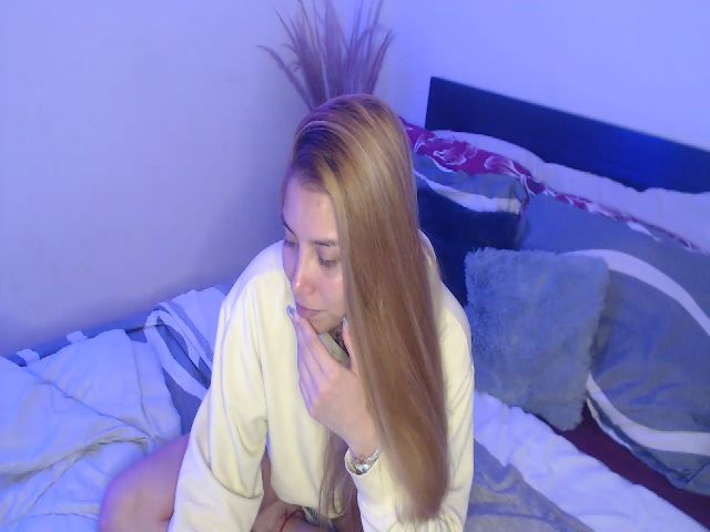 Live sex webcam photo for SweetLatin27 #272938112