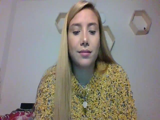 Live sex webcam photo for SweetLatin27 #273158093