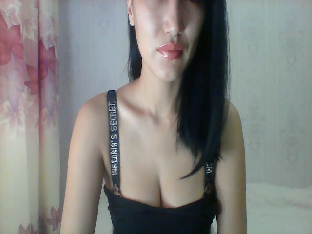 Live sex webcam photo for SweetRo0mance #273499493