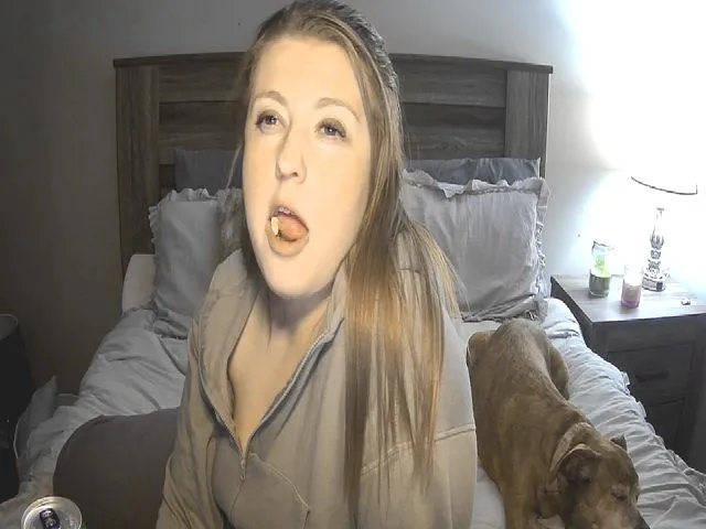 Live sex webcam photo for SweetSpecimen #273402676