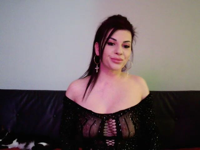 Live sex webcam photo for SweetVickyy #272845213