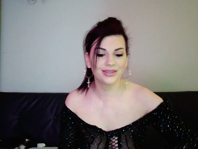 Live sex webcam photo for SweetVickyy #272899877