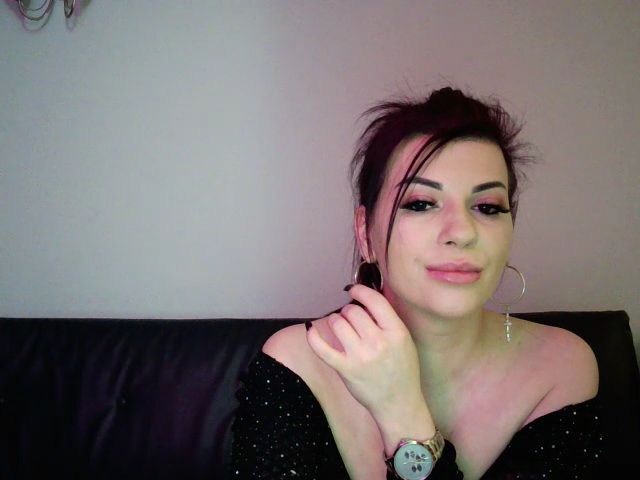 Live sex webcam photo for SweetVickyy #273006199