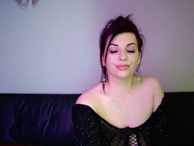 Live sex webcam photo for SweetVickyy #273007420