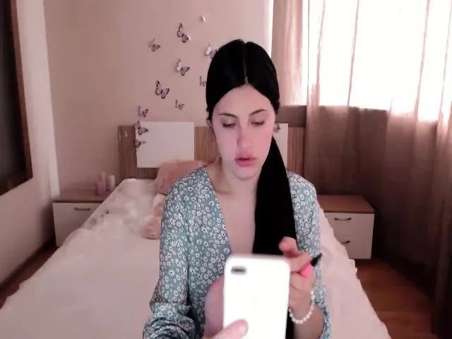 Live sex webcam photo for Sweet_Lips9 #274351964