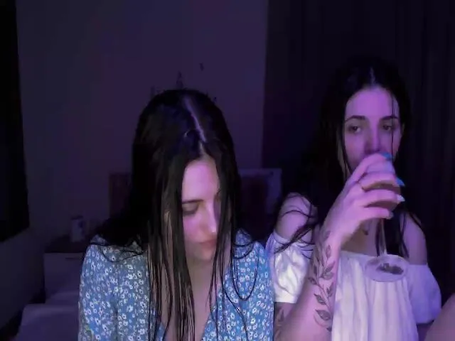 Live sex webcam photo for Sweet_Lips9 #274496863