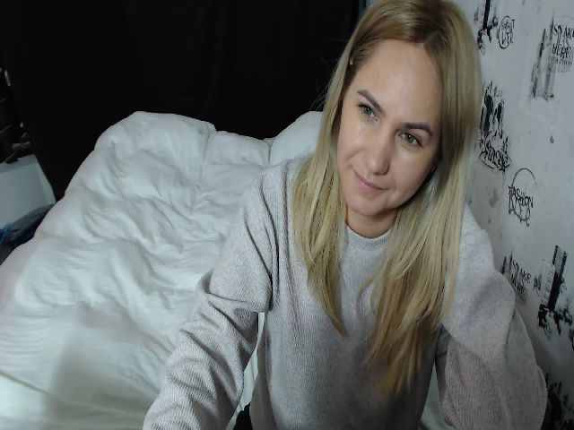 Live sex webcam photo for Sweet_Mady #272408440