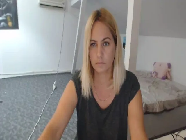 Live sex webcam photo for Sweet_Mady #274566317