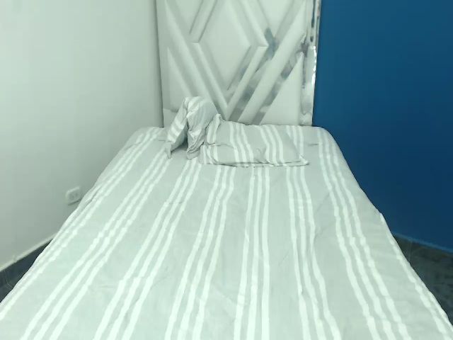 Live sex webcam photo for Sweet_barbiie #273925506