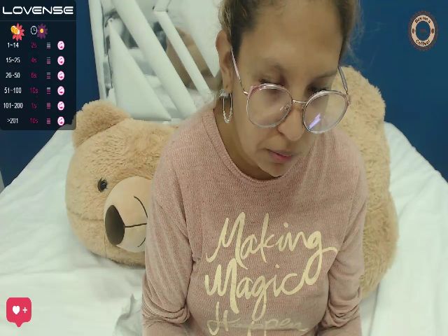 Live sex webcam photo for Sweet_barbiie #274609835