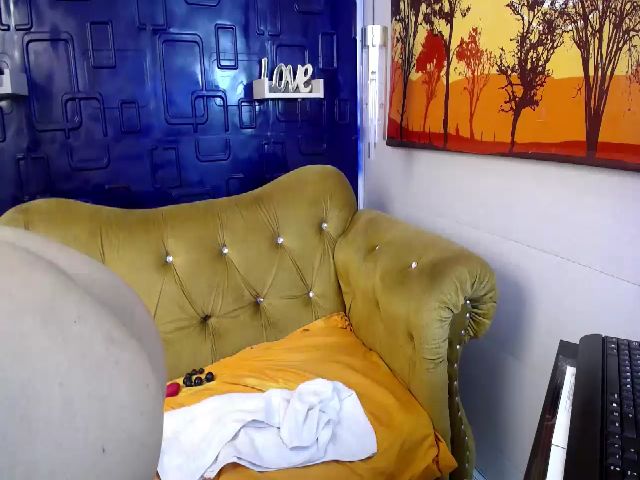 Live sex webcam photo for Sweet_latine #273398245