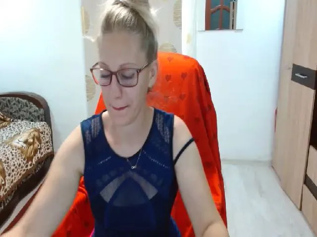 Live sex webcam photo for Sweet_love0 #274196844