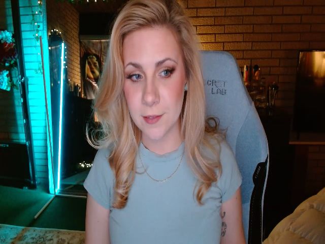 Live sex webcam photo for Sweetestlilly #272028524