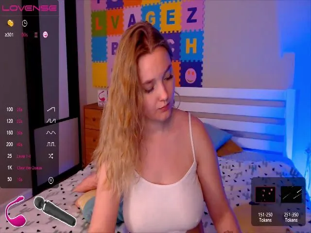 Live sex webcam photo for SweetmiMia #272496161