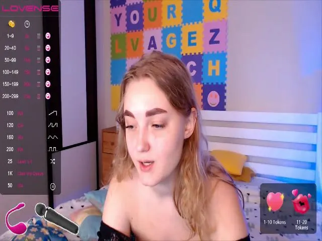 Live sex webcam photo for SweetmiMia #272642399