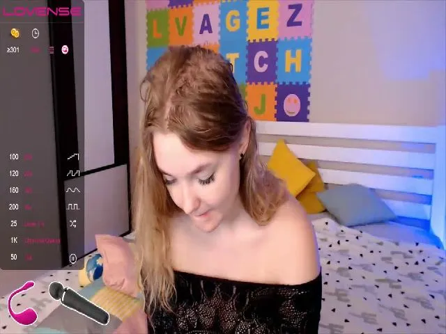 Live sex webcam photo for SweetmiMia #273022428