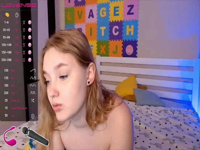 Live sex webcam photo for SweetmiMia #273040480
