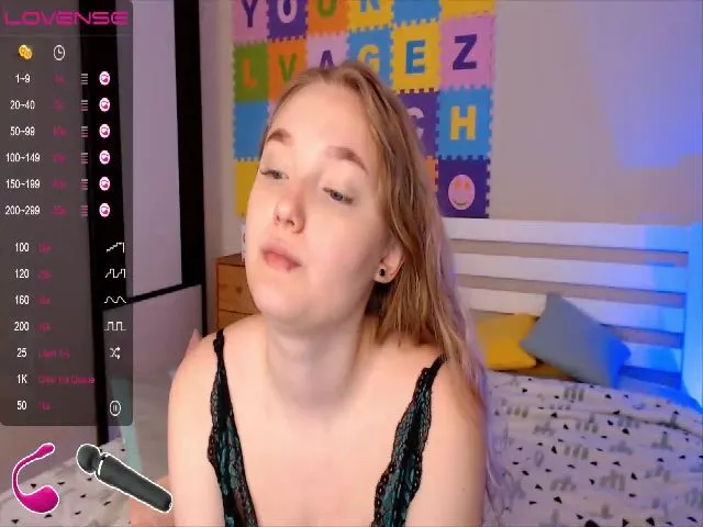 Live sex webcam photo for SweetmiMia #273198702