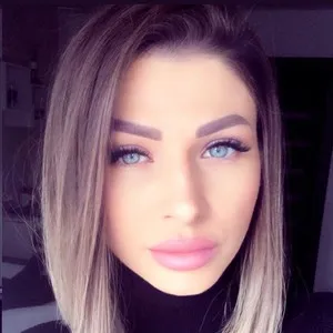 Live sex webcam photo for SweetndCrazy #278192162