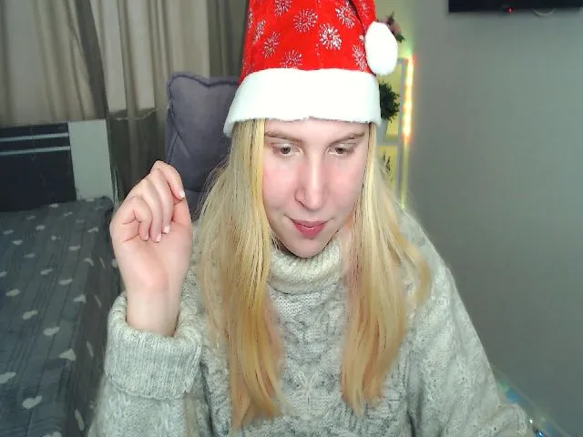 Live sex webcam photo for SweetnessLucy #271783519