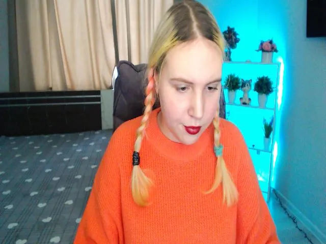 Live sex webcam photo for SweetnessLucy #271964157