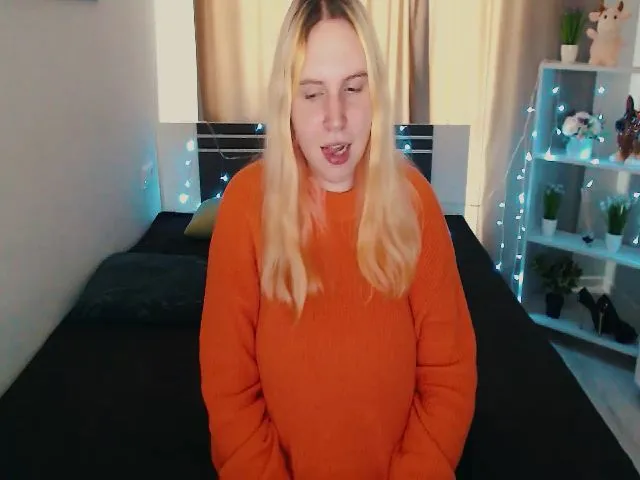 Live sex webcam photo for SweetnessLucy #272040477