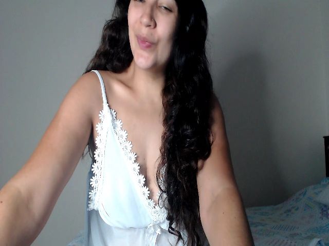 Live sex webcam photo for Sweetsmile28 #272068769