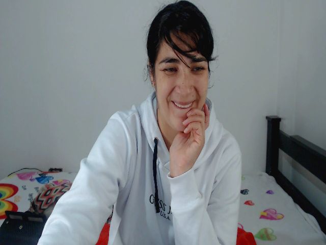 Live sex webcam photo for Sweetsmile28 #272148055