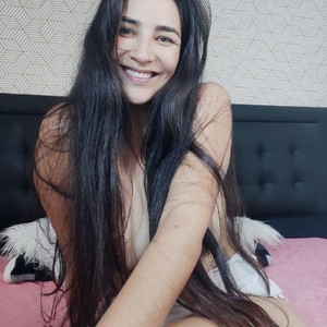 Live sex webcam photo for Sweetsmile28 #278219810