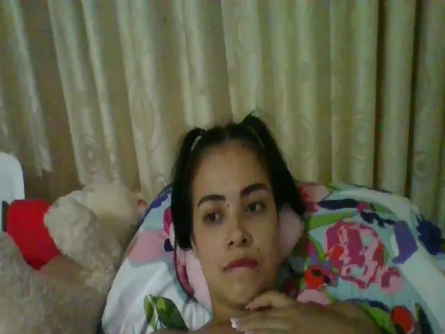 Live sex webcam photo for Sweett_squirt #272696008