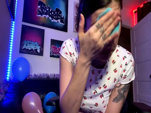 Live sex webcam photo for SweetxLola #271904542