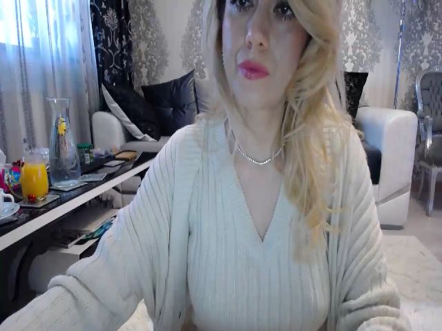 Live sex webcam photo for SweetyKimber #273059840