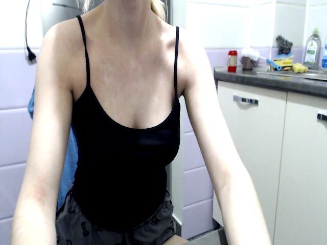 Live sex webcam photo for Swetdesire #273192400